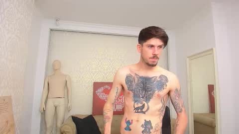 Snapshot of jonahshaw chatting on 09-26-25, 04:27 JonahShaw online show from 09-26-25, 04:27