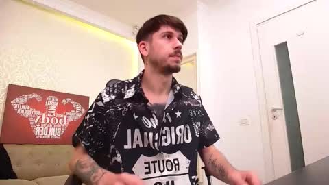 Snapshot of jonahshaw chatting on 09-27-25, 04:39 JonahShaw online show from 09-27-25, 04:39