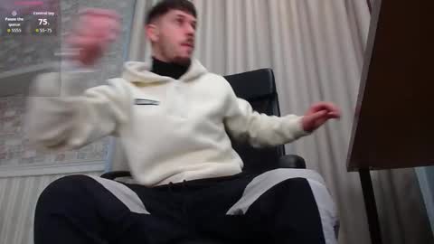 Snapshot of jonahshaw chatting on 10-06-25, 04:32 JonahShaw online show from 10-06-25, 04:32