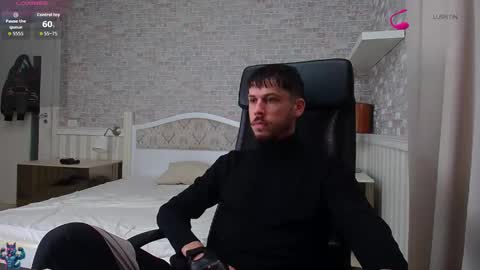 Snapshot of jonahshaw chatting on 10-08-25, 04:32 JonahShaw online show from 10-08-25, 04:32