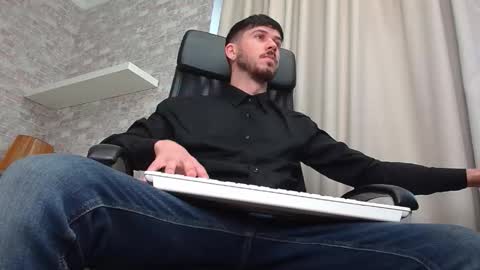 Snapshot of jonahshaw chatting on 11-02-25, 05:10 JonahShaw online show from 11-02-25, 05:10