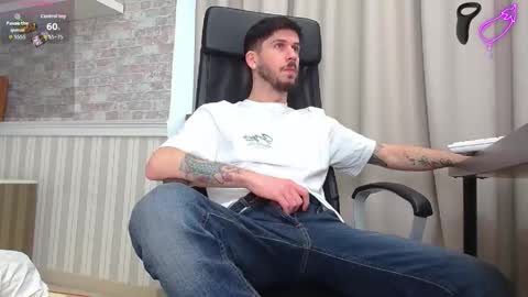 Snapshot of jonahshaw chatting on 11-11-25, 05:40 JonahShaw online show from 11-11-25, 05:40