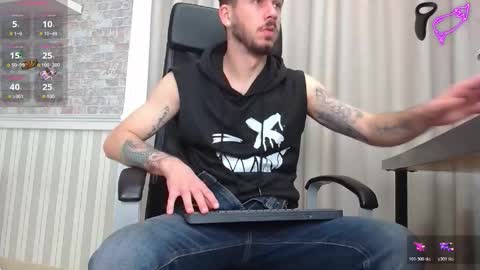 Snapshot of jonahshaw chatting on 11-12-25, 05:30 JonahShaw online show from 11-12-25, 05:30