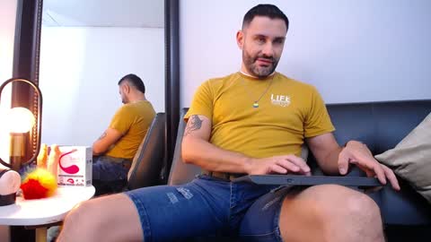 Snapshot of jonas_beard1 chatting on 02-05-25, 06:37 JONAS BEARD online show from 02-05-25, 06:37