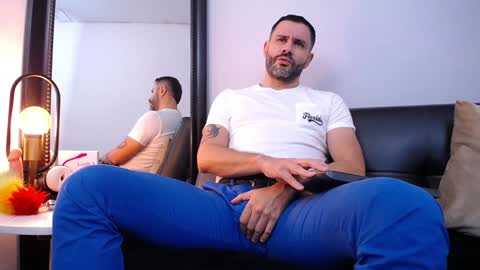 Snapshot of jonas_beard1 chatting on 02-06-25, 10:10 JONAS BEARD online show from 02-06-25, 10:10