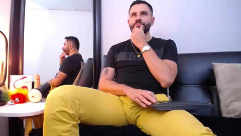 Snapshot of jonas_beard1 chatting on 02-18-25, 11:41 JONAS BEARD online show from 02-18-25, 11:41