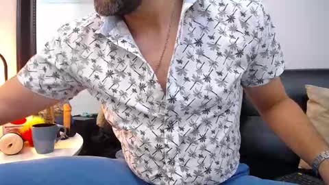 Snapshot of jonas_beard1 chatting on 03-11-25, 07:47 JONAS BEARD online show from 03-11-25, 07:47