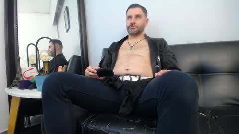 Snapshot of jonas_beard1 chatting on 09-13-25, 07:35 JONAS BEARD online show from 09-13-25, 07:35