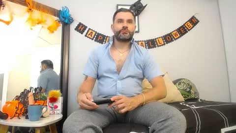 Snapshot of jonas_beard1 chatting on 10-23-25, 03:11 JONAS BEARD online show from 10-23-25, 03:11