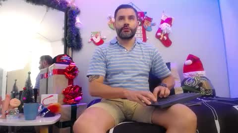 Snapshot of jonas_beard1 chatting on 12-05-25, 03:09 JONAS BEARD online show from 12-05-25, 03:09