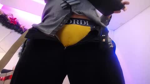 Snapshot of jonas_beard1 chatting on 12-16-25, 03:39 JONAS BEARD online show from 12-16-25, 03:39