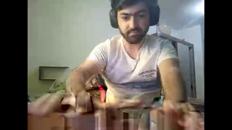 Snapshot of jonasf2525 chatting on 11-25-25, 09:15 jonasf2525 online show from 11-25-25, 09:15