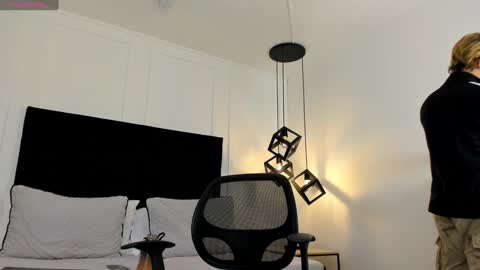 Jonathan Danielss  online show from 01-25-25, 11:34