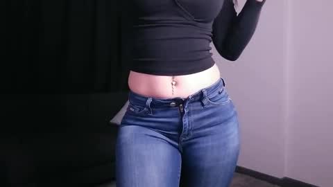 Snapshot of jonesalesya chatting on 03-04-25, 07:01 AlesyaJ online show from 03-04-25, 07:01