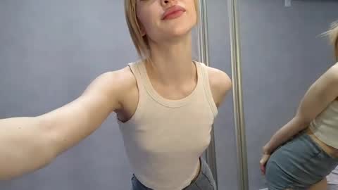 Cassandra online show from 04-26-26, 12:58