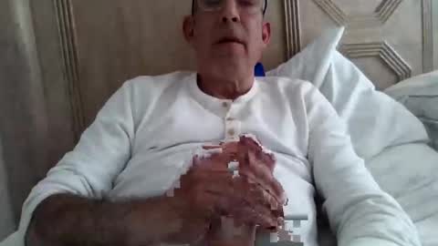 Snapshot of jonlovespussy6969 chatting on 05-03-26, 01:17 John loves pussy online show from 05-03-26, 01:17
