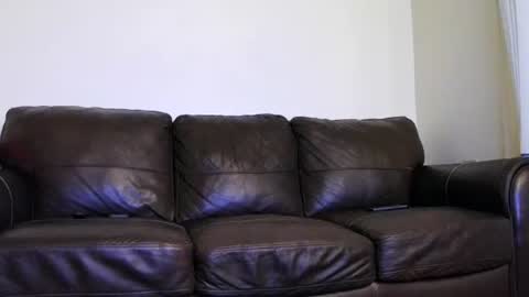 Snapshot of jonny4u_xxx chatting on 11-04-25, 10:36 John online show from 11-04-25, 10:36