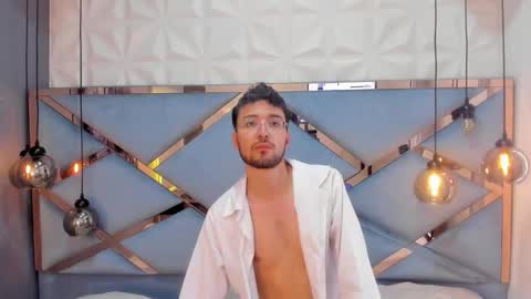 Snapshot of jonnygreey chatting on 11-22-25, 07:24 JonnyGreey online show from 11-22-25, 07:24