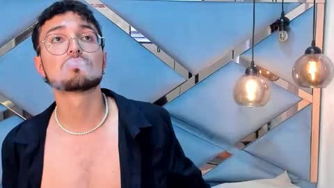 Snapshot of jonnygreey chatting on 11-23-25, 07:13 JonnyGreey online show from 11-23-25, 07:13