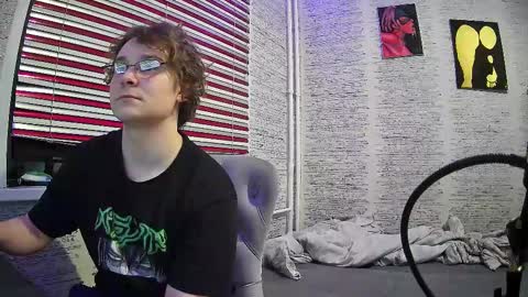 Snapshot of jonnymyloka chatting on 12-30-24, 11:06 JONNY online show from 12-30-24, 11:06