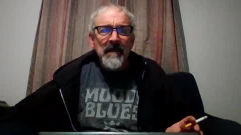 Snapshot of jony_five chatting on 10-28-25, 01:20 Jon online show from 10-28-25, 01:20