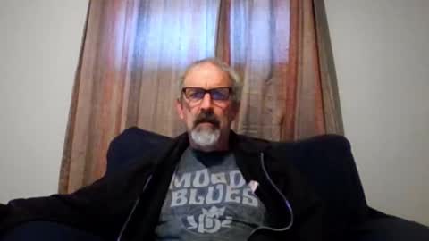 Snapshot of jony_five chatting on 11-01-25, 05:04 Jon online show from 11-01-25, 05:04