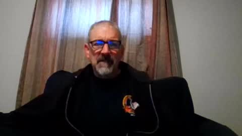 Snapshot of jony_five chatting on 11-04-25, 04:17 Jon online show from 11-04-25, 04:17