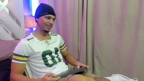 Snapshot of jordan_love7 chatting on 09-25-25, 12:42 jordan online show from 09-25-25, 12:42