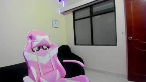 Snapshot of jordan_mm420 chatting on 11-24-25, 03:06 jordan online show from 11-24-25, 03:06