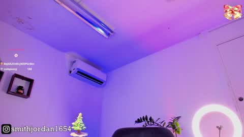 Snapshot of jordansmiith_ chatting on 12-18-24, 09:29 Jordan Smith online show from 12-18-24, 09:29