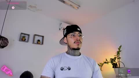 Snapshot of jordansmiith_ chatting on 02-23-25, 02:57 Jordan Smith online show from 02-23-25, 02:57