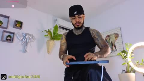 Snapshot of jordansmiith_ chatting on 09-18-25, 09:17 Jordan Smith online show from 09-18-25, 09:17