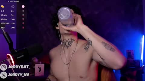 Snapshot of jordybatt chatting on 03-11-25, 08:20 JORDY online show from 03-11-25, 08:20