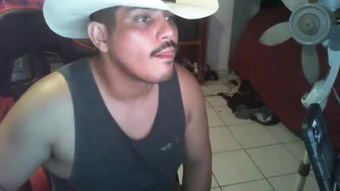 Snapshot of jorgevzz9207 chatting on 09-17-25, 04:14 h0rny c0wb0y online show from 09-17-25, 04:14