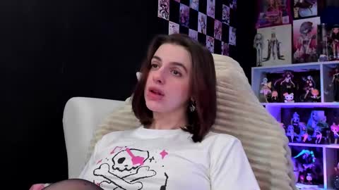 Snapshot of jorougumo chatting on 12-14-25, 05:07 Rose online show from 12-14-25, 05:07