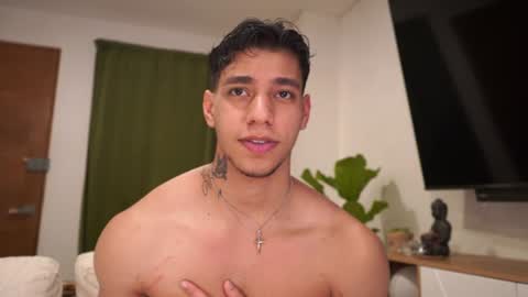 Snapshot of josep_davies chatting on 07-19-26, 03:54 Josep online show from 07-19-26, 03:54