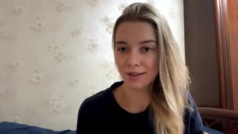 Snapshot of josephstahnke chatting on 11-28-25, 05:43 Anessa online show from 11-28-25, 05:43