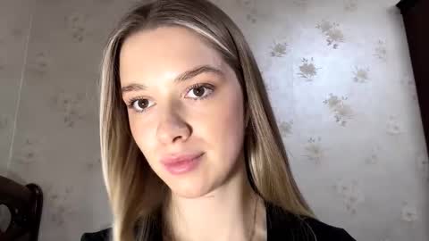 Snapshot of josephstahnke chatting on 12-14-25, 02:11 Anessa online show from 12-14-25, 02:11