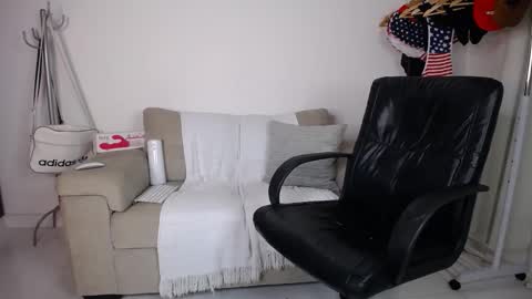 josezaens_ online show from 10-28-25, 08:40