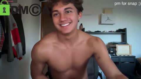 Snapshot of joshdakilla chatting on 12-16-25, 11:32 josh online show from 12-16-25, 11:32