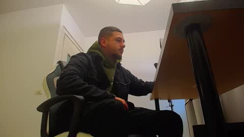 Snapshot of joshknights chatting on 10-03-25, 05:04 JoshKnight online show from 10-03-25, 05:04