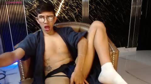 joshua_saenz_ online show from 04-11-26, 04:06