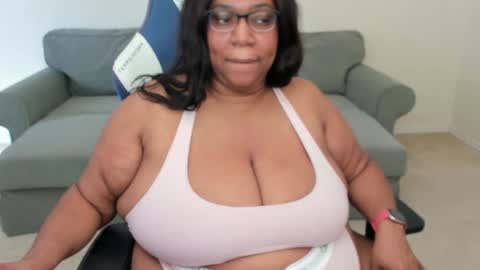 Snapshot of josie_kiss chatting on 12-12-24, 06:10 Josie Kiss online show from 12-12-24, 06:10