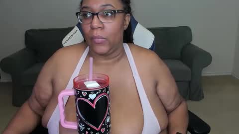 Snapshot of josie_kiss chatting on 01-30-25, 01:53 Josie Kiss online show from 01-30-25, 01:53