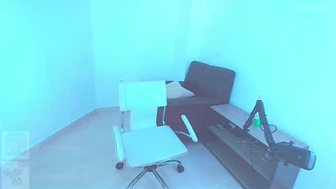 Snapshot of jositarousell chatting on 02-13-26, 07:21 Josita rousell INSTAGRAM majoestupy online show from 02-13-26, 07:21