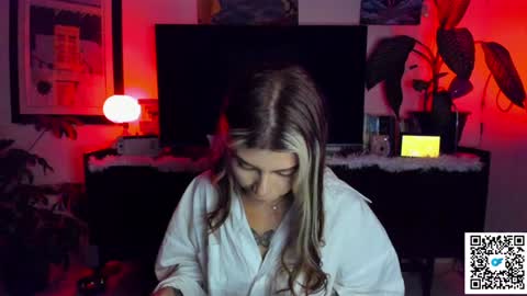 josephine   independent model    online show from 01-02-25, 10:55