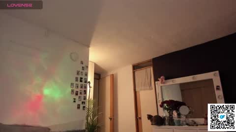 josephine   independent model    online show from 02-07-25, 02:08