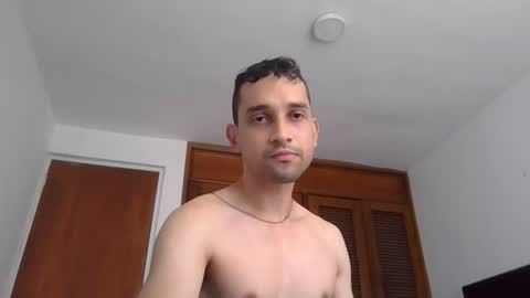 Snapshot of jovenvergonguapo09 chatting on 06-21-26, 01:24 Van Helsing online show from 06-21-26, 01:24