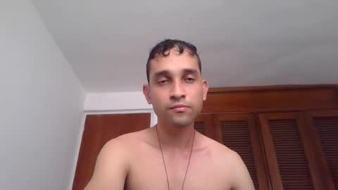Snapshot of jovenvergonguapo09 chatting on 06-23-26, 08:29 Van Helsing online show from 06-23-26, 08:29