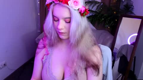 Snapshot of joyce_coy chatting on 01-11-25, 01:22 Joyce online show from 01-11-25, 01:22